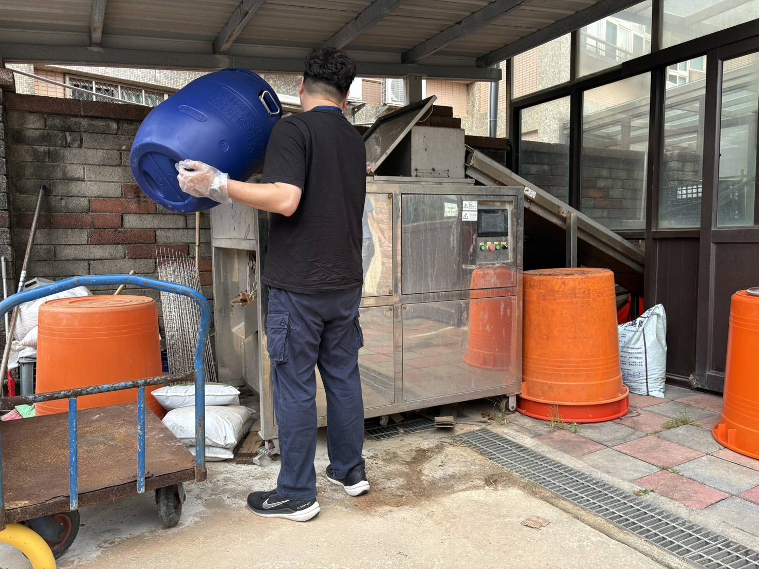 桃市府7月1日起率先補助餐飲、團膳業者 購置商用廚餘機， 最高補助20萬元 (1).jpg